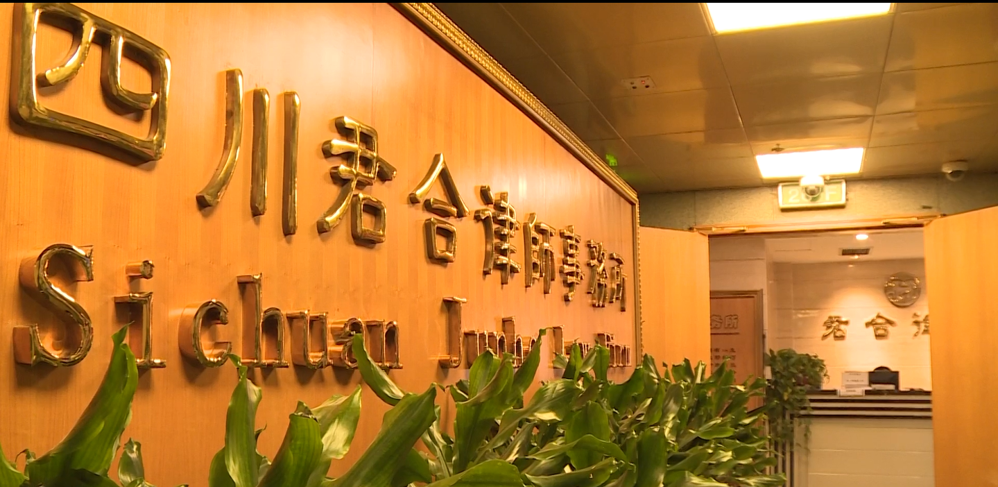 着急卖房，租客不愿意，加钱赔偿都不干，我该咋弄？
